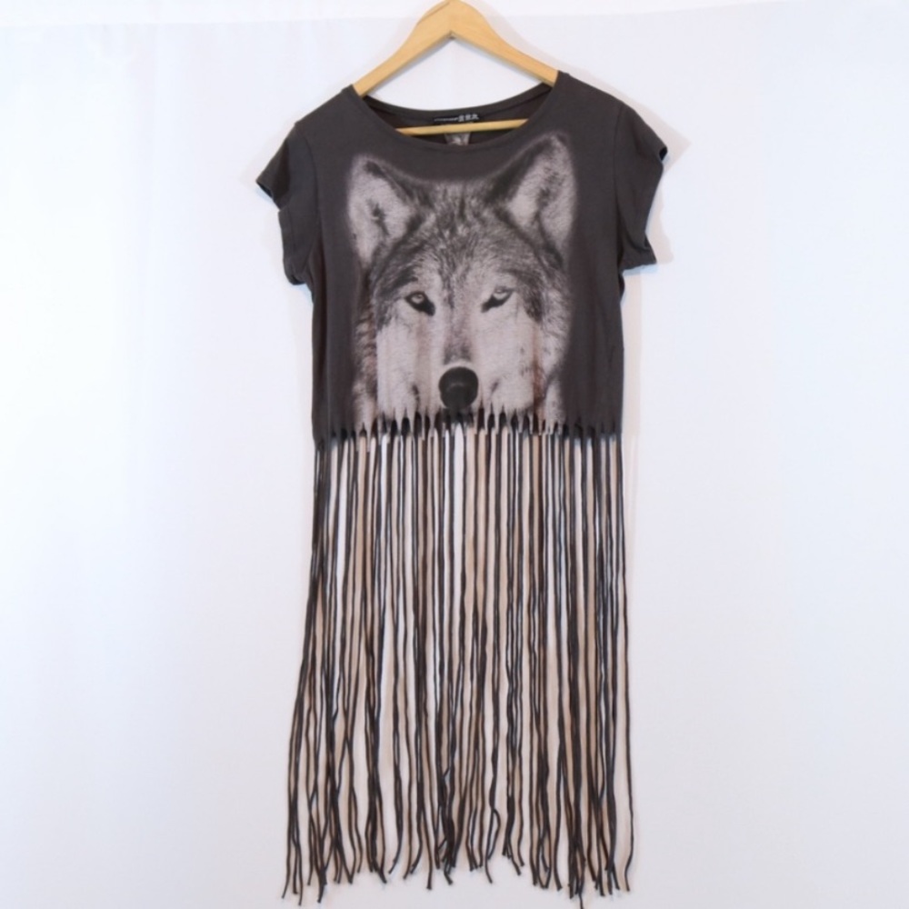 Atmosphere Wolf Graphic Fringe T Shirt